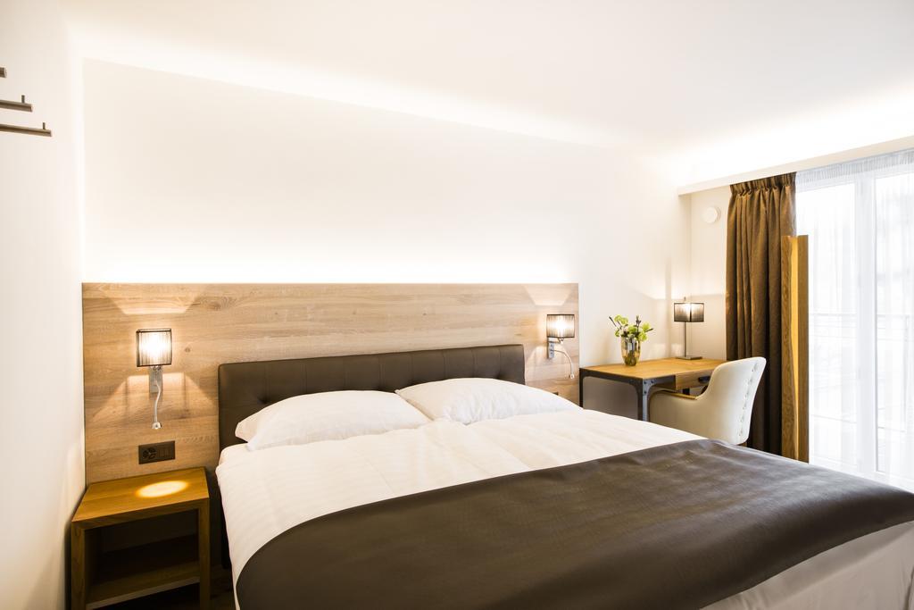 Romantik Hotel Le Vignier Avry-devant-Pont Room photo