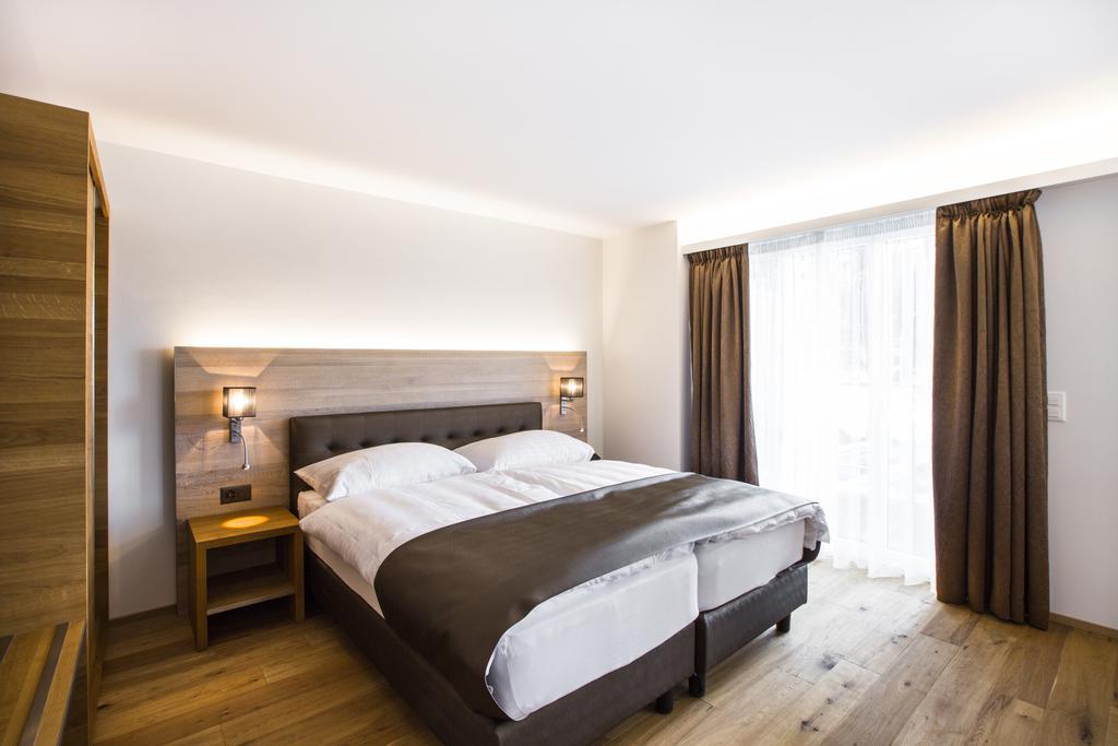 Romantik Hotel Le Vignier Avry-devant-Pont Room photo